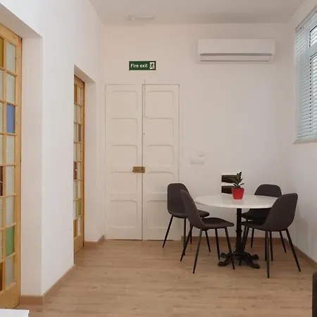 Great Flat In Sliema, 2 Min From The Sea-hosted By Sweetstay * Σλιέμα